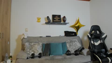 julian_wallace online show from 12-15-25, 06:12