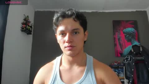 julian_wallace1 online show from 06-12-26, 04:17