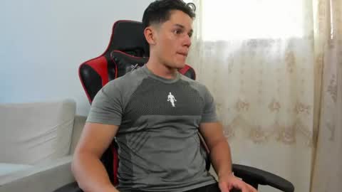 julian_wallace1 online show from 07-07-26, 05:28