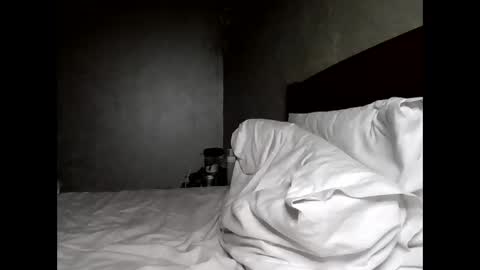 julianagold1 online show from 12-22-25, 11:35