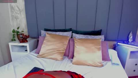 juli online show from 11-22-25, 03:05