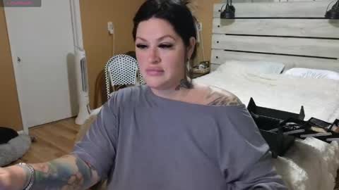 Snapshot of julianaxxxrose chatting on 04-16-26, 02:40 Texas Mamasita online show from 04-16-26, 02:40