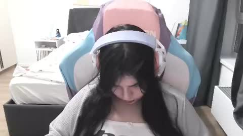 MIa online show from 06-18-26, 06:34