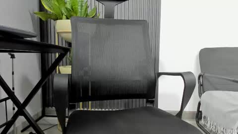 Snapshot of juliansexxx16 chatting on 06-19-26, 10:57 Julian online show from 06-19-26, 10:57