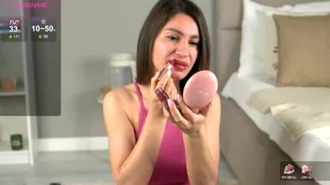 Snapshot of juliarichard chatting on 05-20-26, 06:41 Julie online show from 05-20-26, 06:41
