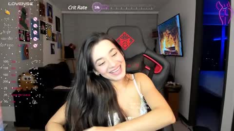 Snapshot of julidavila chatting on 02-11-25, 03:40 Jeimy Help me to reach 100 thumbs up online show from 02-11-25, 03:40