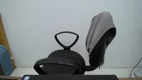 julie9x online show from 03-08-26, 02:04