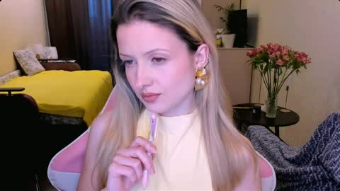 Julie online show from 04-10-26, 08:19