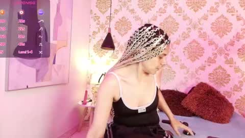 Snapshot of julie_tommy chatting on 02-05-25, 02:40 Julie and Tommy. online show from 02-05-25, 02:40