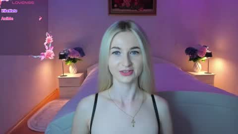 Snapshot of julieblazex chatting on 06-10-26, 08:30 julieblazex online show from 06-10-26, 08:30