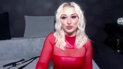 Snapshot of juliediamond chatting on 02-28-25, 10:50 julia online show from 02-28-25, 10:50