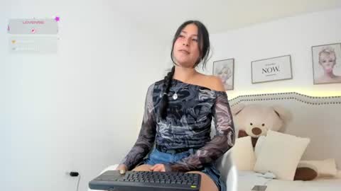 Snapshot of juliee_ross chatting on 07-06-26, 03:03 juliee_ross online show from 07-06-26, 03:03