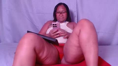 Snapshot of julielove1 chatting on 04-26-26, 04:32 julielove1 online show from 04-26-26, 04:32