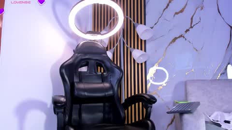 Julien online show from 02-23-26, 09:28