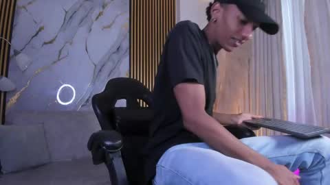 Julien online show from 03-23-26, 12:20