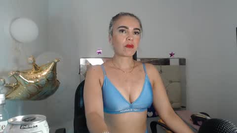 Snapshot of julieta__fox_ chatting on 01-22-25, 03:20 julieta__fox_ online show from 01-22-25, 03:20