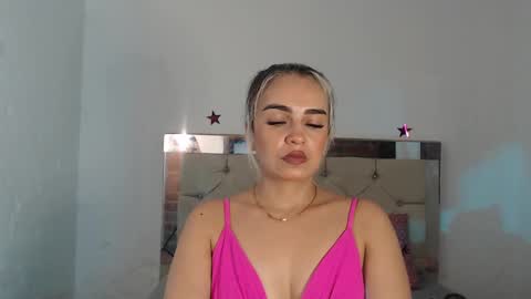 Snapshot of julieta__fox_ chatting on 02-08-25, 04:14 julieta__fox_ online show from 02-08-25, 04:14