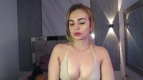 Snapshot of julieta__fox_ chatting on 10-21-25, 03:18 julieta__fox_ online show from 10-21-25, 03:18
