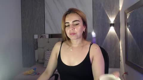 julieta__fox_ online show from 12-17-25, 02:06