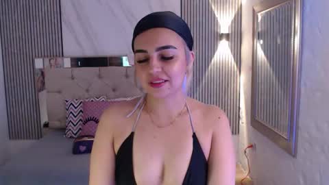 julieta__fox_ online show from 02-02-26, 09:35