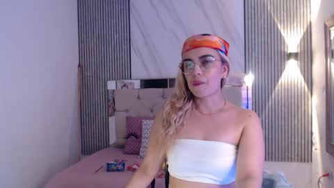 julieta__fox_ online show from 03-29-26, 02:33
