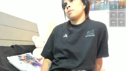 Snapshot of julieta_coopeer_ chatting on 05-31-26, 10:33 Julieta online show from 05-31-26, 10:33