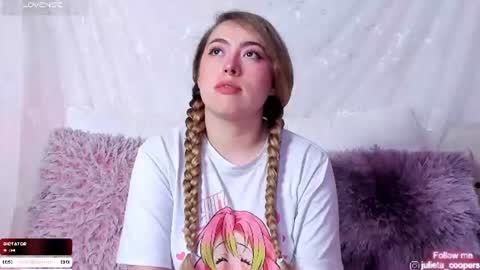 Snapshot of julieta_cooper20 chatting on 07-15-26, 04:29 Juli online show from 07-15-26, 04:29