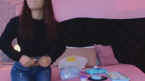 Snapshot of julieta_cortes__ chatting on 06-10-26, 12:04 Julieta online show from 06-10-26, 12:04