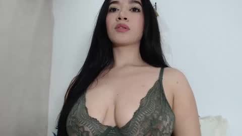 julieta_g online show from 01-21-25, 09:57