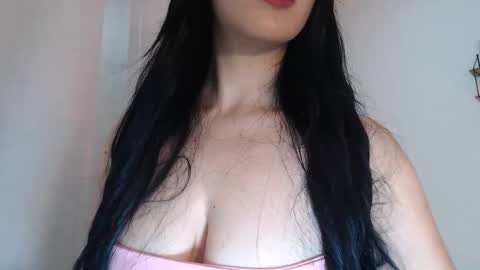 julieta_g online show from 12-22-25, 05:37