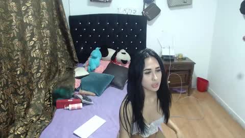 Snapshot of julieta_jonez_ chatting on 12-02-24, 02:20 Julieta. online show from 12-02-24, 02:20
