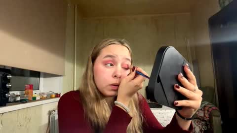 Mia online show from 10-26-25, 08:15