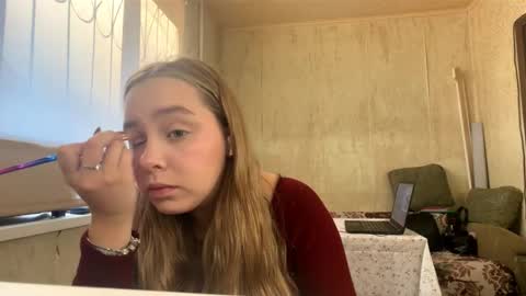 Mia online show from 11-02-25, 11:23