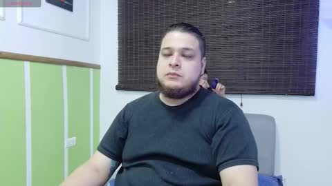 Snapshot of julietta_max chatting on 02-11-26, 01:27 julietta max online show from 02-11-26, 01:27