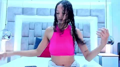 Hi guys It is a pleasure to have you here I am Julieta  online show from 09-22-25, 11:56