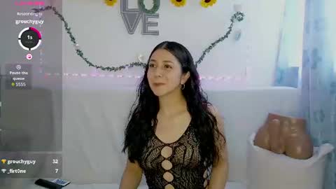 Snapshot of juliette_r chatting on 07-20-26, 10:23 Juliette online show from 07-20-26, 10:23
