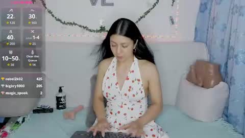 Snapshot of juliette_r chatting on 07-23-26, 01:58 Juliette online show from 07-23-26, 01:58