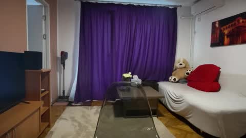Snapshot of julietterosie chatting on 06-08-26, 08:26 Rose online show from 06-08-26, 08:26