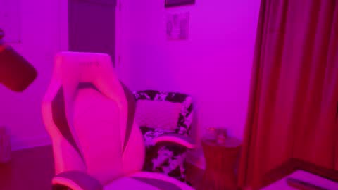 Snapshot of juliettetoken chatting on 04-06-26, 07:09 Goddess Endigo online show from 04-06-26, 07:09