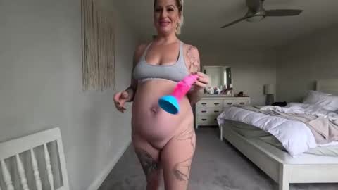 Snapshot of juliewets chatting on 12-06-24, 05:55 Julie online show from 12-06-24, 05:55