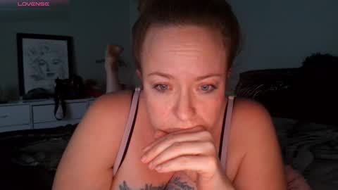 Snapshot of julimonroe chatting on 02-04-26, 03:23 Juli Monroe online show from 02-04-26, 03:23