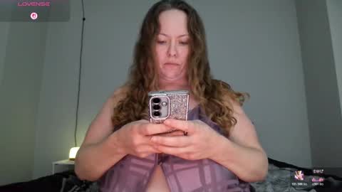 Snapshot of julimonroe chatting on 02-10-26, 03:43 Juli Monroe online show from 02-10-26, 03:43