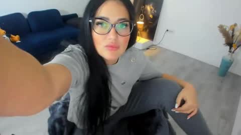 Snapshot of julya_lexa chatting on 04-22-26, 04:59 Julya online show from 04-22-26, 04:59