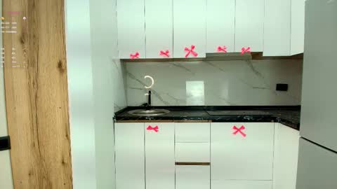 Kira online show from 11-25-25, 07:36