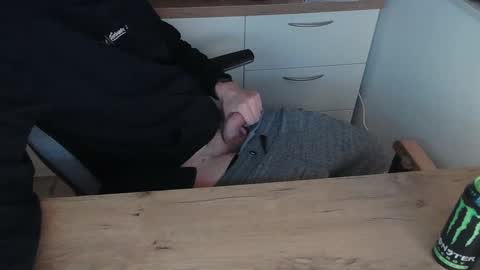 junk2711 online show from 02-26-25, 06:21