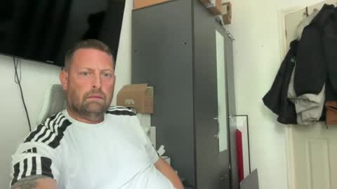 Snapshot of junky345 chatting on 06-20-26, 01:14 Junky online show from 06-20-26, 01:14
