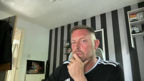 Snapshot of junky345 chatting on 07-23-26, 01:31 Junky online show from 07-23-26, 01:31