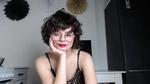 Snapshot of junnewers chatting on 10-21-25, 12:22 JunneWers online show from 10-21-25, 12:22