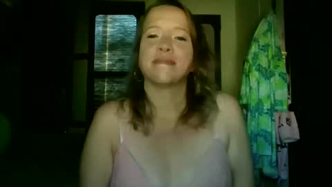Snapshot of jussnobodybutme chatting on 04-06-26, 11:55 CamperGirl online show from 04-06-26, 11:55