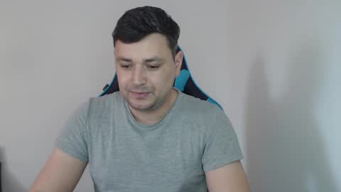 Snapshot of just_a_nice_guy_27 chatting on 03-04-25, 11:29 Alex online show from 03-04-25, 11:29
